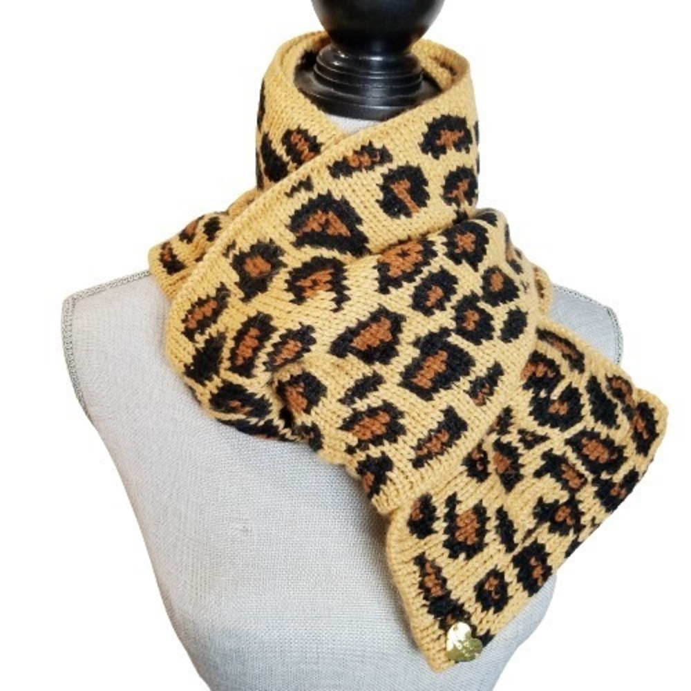 BETSEY JOHNSON Animal Print Infinity Scarf Soft Knit Gold Heart Logo Mob Wife